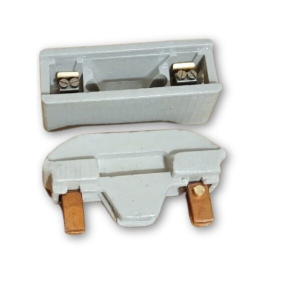 32A ceramic KitKat fuse unit with porcelain body and copper contacts – front view
