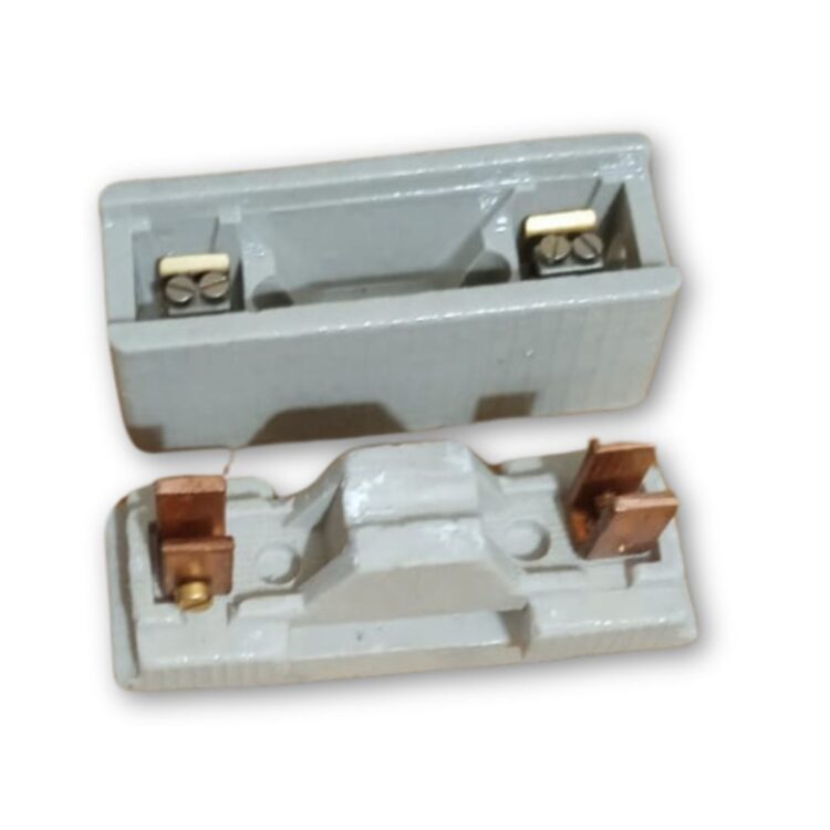 32 Amp rewirable ceramic fuse unit (KitKat type) for industrial and residential use – front and back view